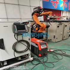KUKR 20 R3100はパレットで運搬し、溶接のためにKUKAのロボットを使用した