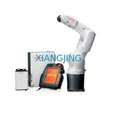 6軸線はロボットを扱うためにKUKA Agilus KR 4のR600ロボット腕を使用した