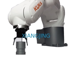 6軸線はロボットを扱うためにKUKA Agilus KR 4のR600ロボット腕を使用した