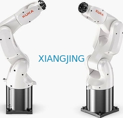 6軸線はロボットを扱うためにKUKA Agilus KR 4のR600ロボット腕を使用した