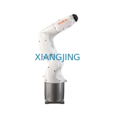 KUKAのロボットを扱う小さい工業用ロボットKR 3 AGILUS