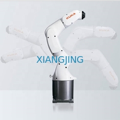 KUKAのロボットを扱う小さい工業用ロボットKR 3 AGILUS