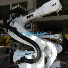 IRB 6700の一突きおよび場所のための使用されたロボット腕2. 6mの範囲のロボット腕