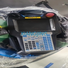 R-2000iC/210F FanucはキャビネットとR-30iBの工業用ロボットを教える吊り下げ式を使用した