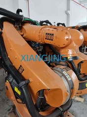 KUKA KR 240のパレットで運搬することを扱うためのR3330自動使用された工業用ロボット