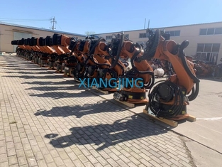 KUKA KR210 R3300の物質的な渡すことのための余分秒針の工業用ロボットの腕