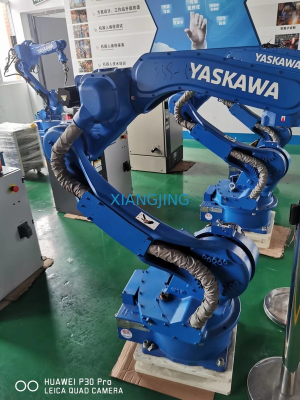 YRC1000ロボット コントローラーが付いている使用されたYaskawa AR1440の6軸線の自動溶接のロボットそして速く、正確なアーク溶接のロボット
