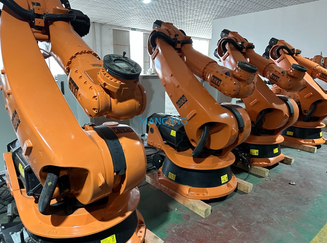 Palletizerのロボットのための使用されたKUKAの工業用ロボットの腕6の軸線KR 360 R2830