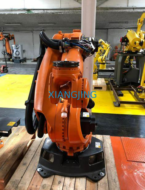 一突きおよび場所のための使用された6軸線の工業用ロボットKR 210のR2700余分な物