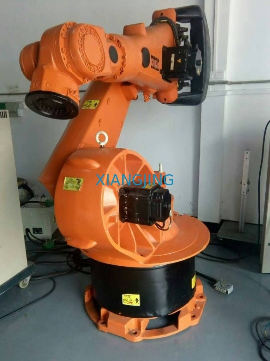 一突きおよび場所秒針のロボットのためのKR 210 R2700余分使用されたKukaのロボット